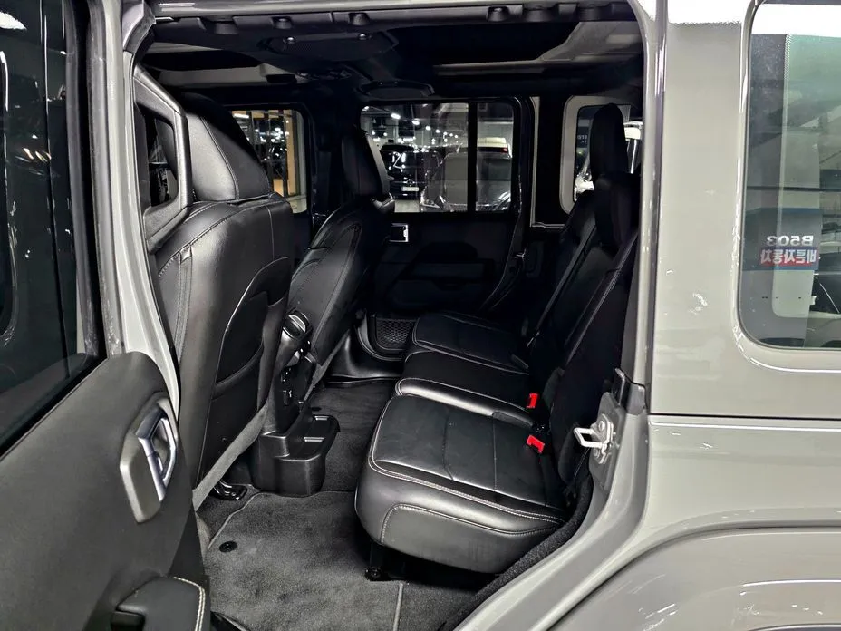 Jeep Wrangler 2022 из KR, фото 3