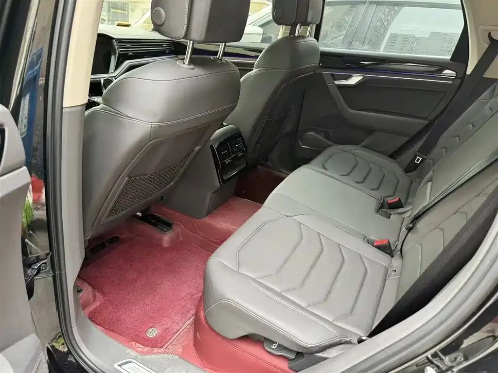 Volkswagen Touareg 2024 из CN, фото 2