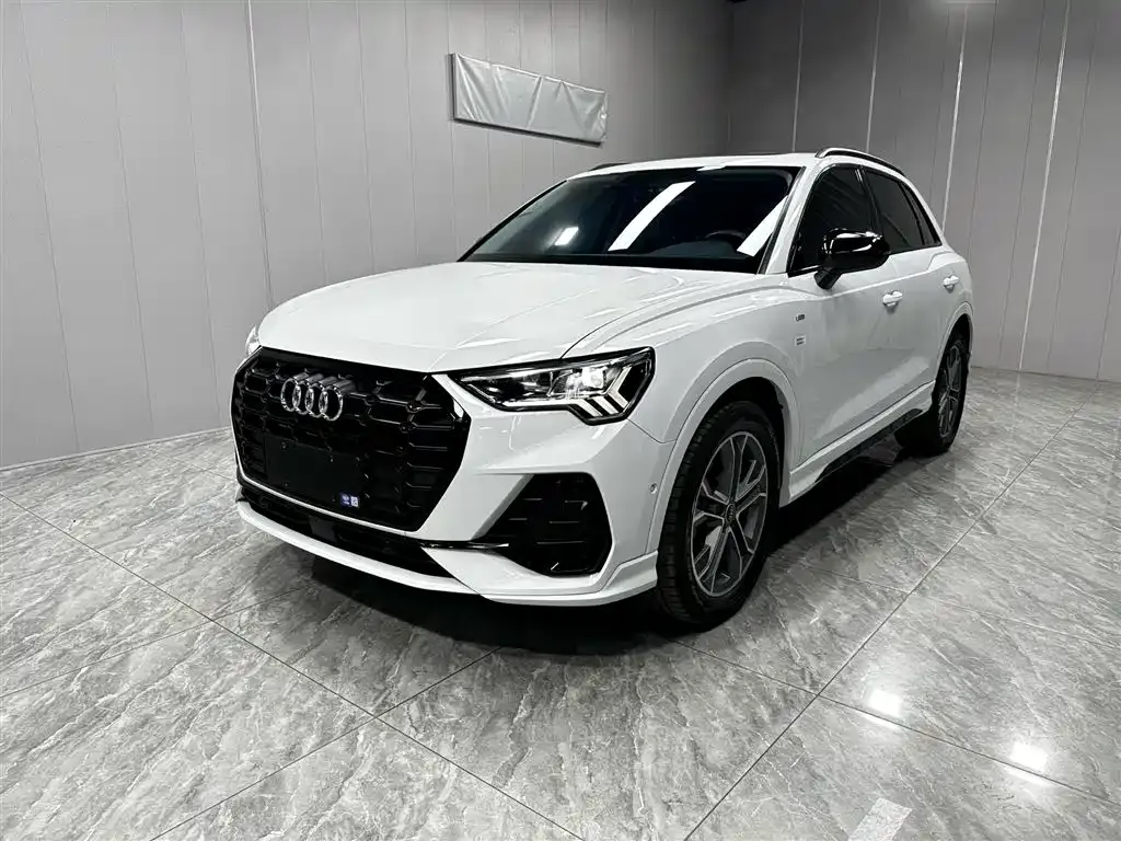 Audi Q3 2023 из CN, фото 1