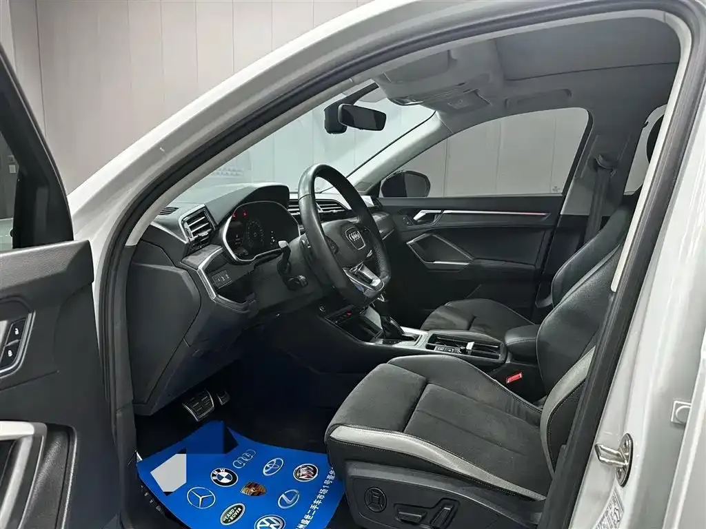 Audi Q3 2023 из CN, фото 5