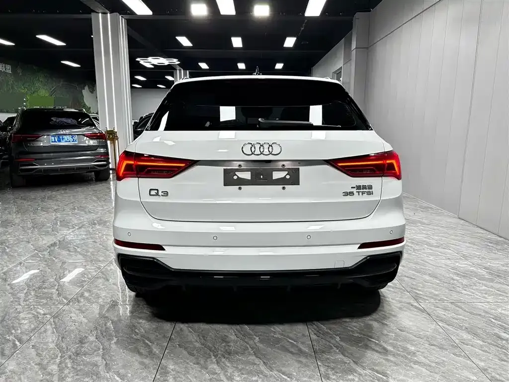 Audi Q3 2023 из CN, фото 6