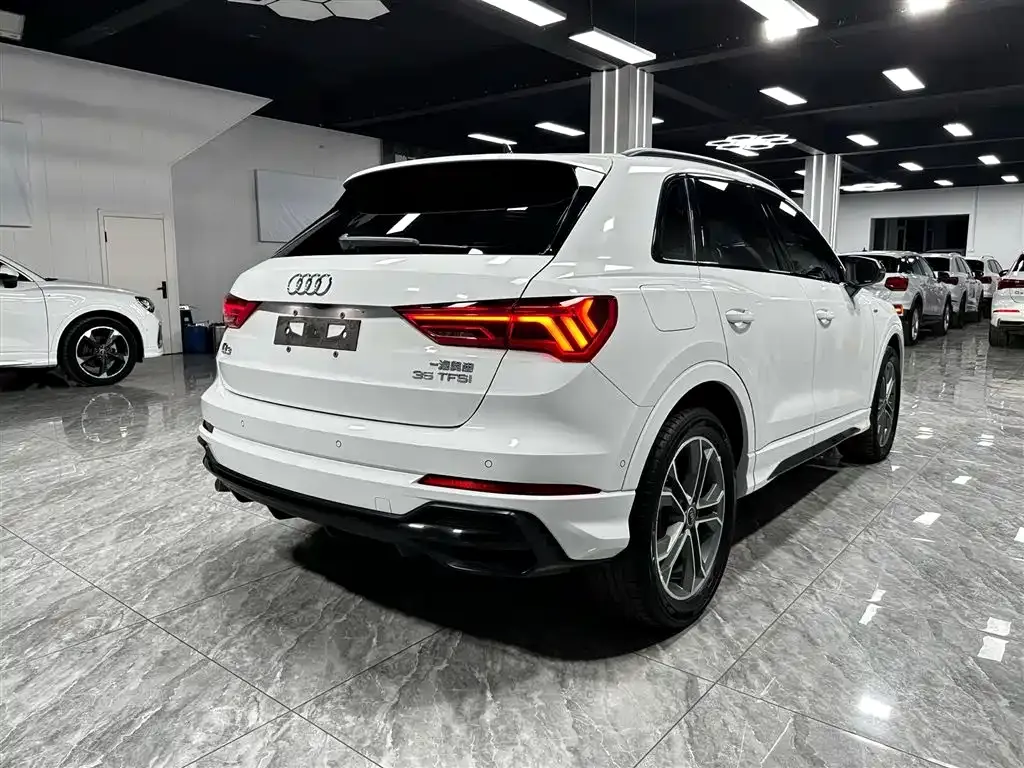Audi Q3 2023 из CN, фото 4
