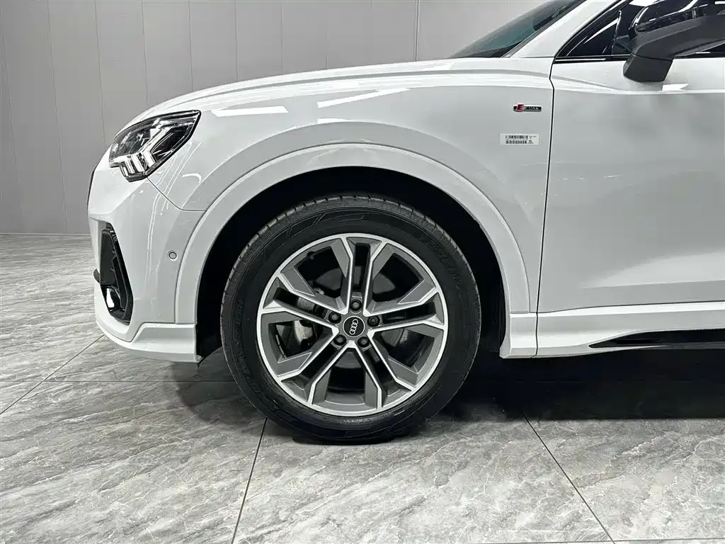 Audi Q3 2023 из CN, фото 7