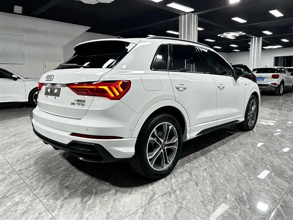 Audi Q3 2023 из CN, фото 3