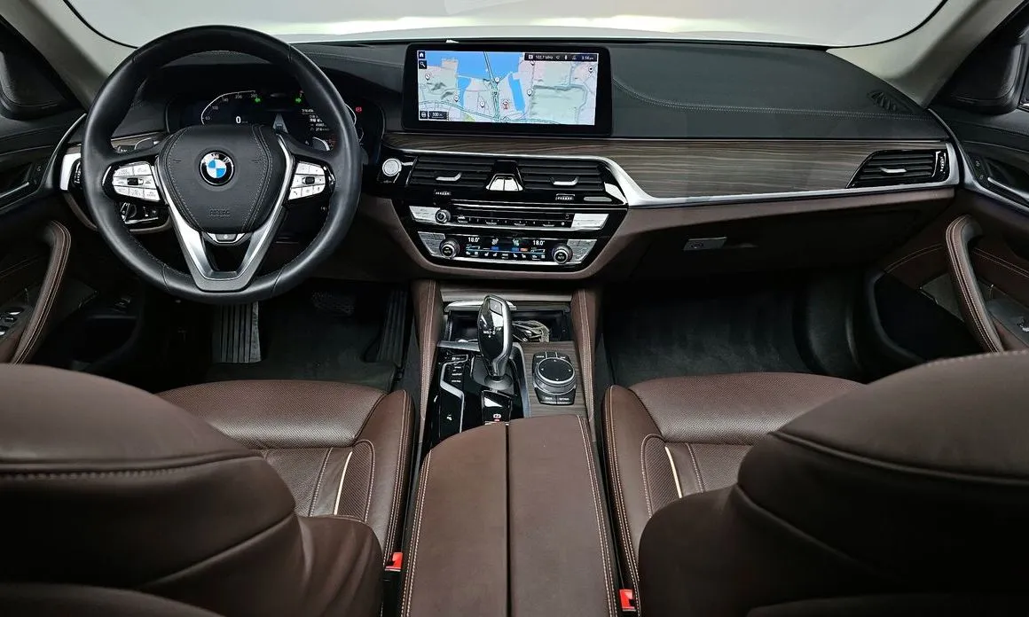 BMW 5-Series 2021 из KR, фото 10
