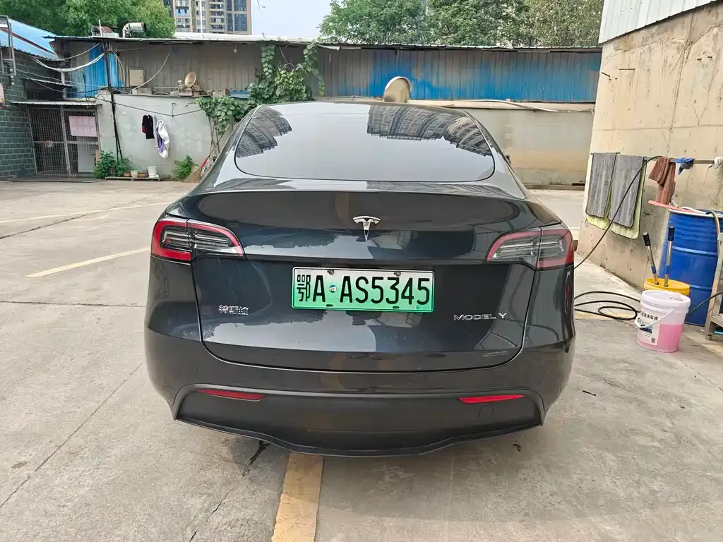 Tesla Model Y — фото 4