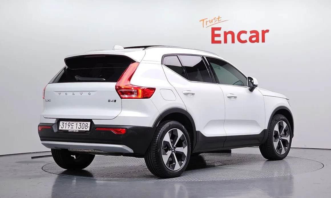 Volvo XC40 — фото 2