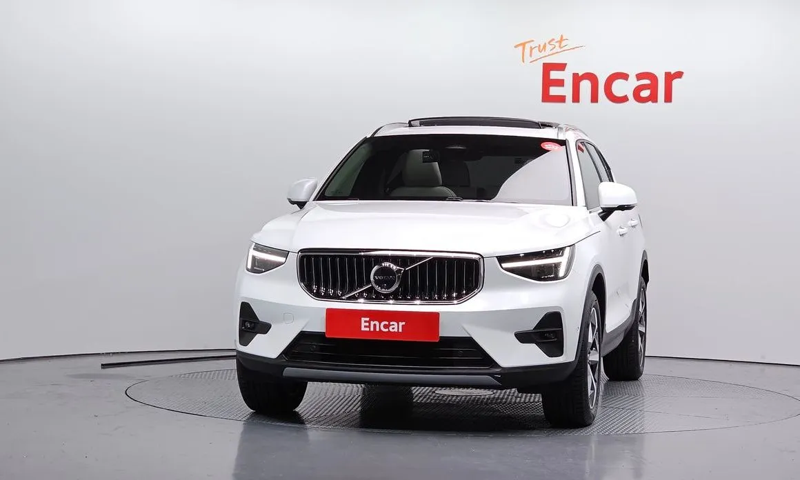 Volvo XC40 — фото 4