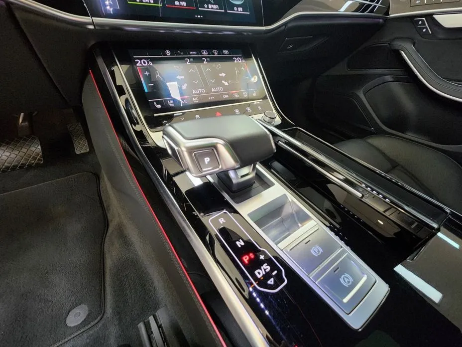 Audi A8 2023 из KR, фото 8