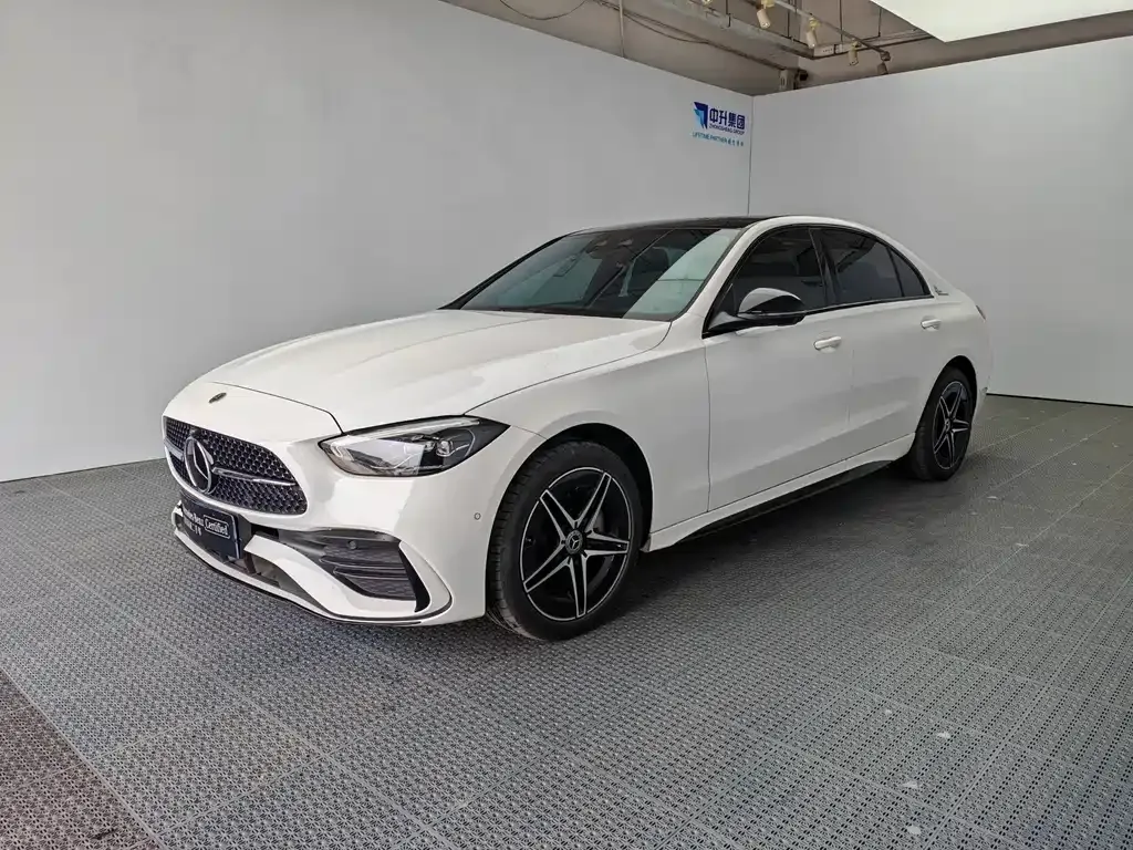 Mercedes-Benz C-Class — фото 1