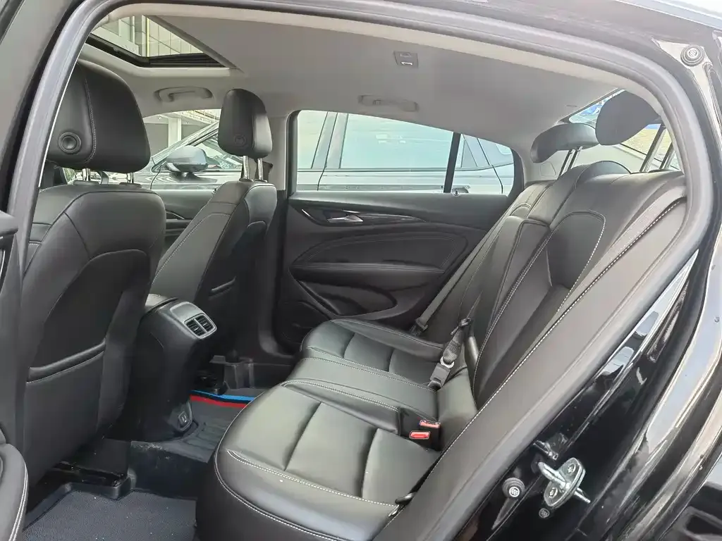 Buick Regal 2023 из CN, фото 2