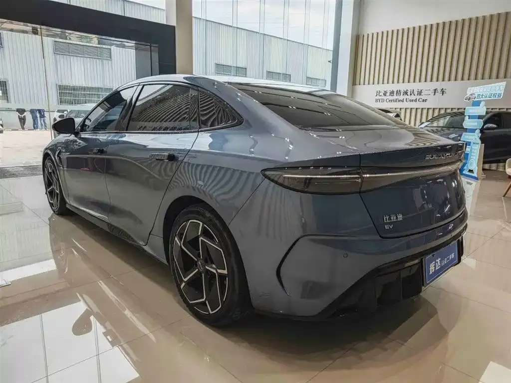 BYD Seal — фото 6