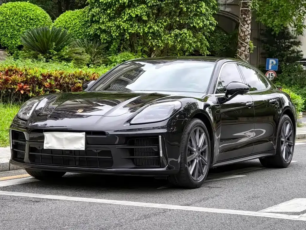Porsche Panamera — фото 1