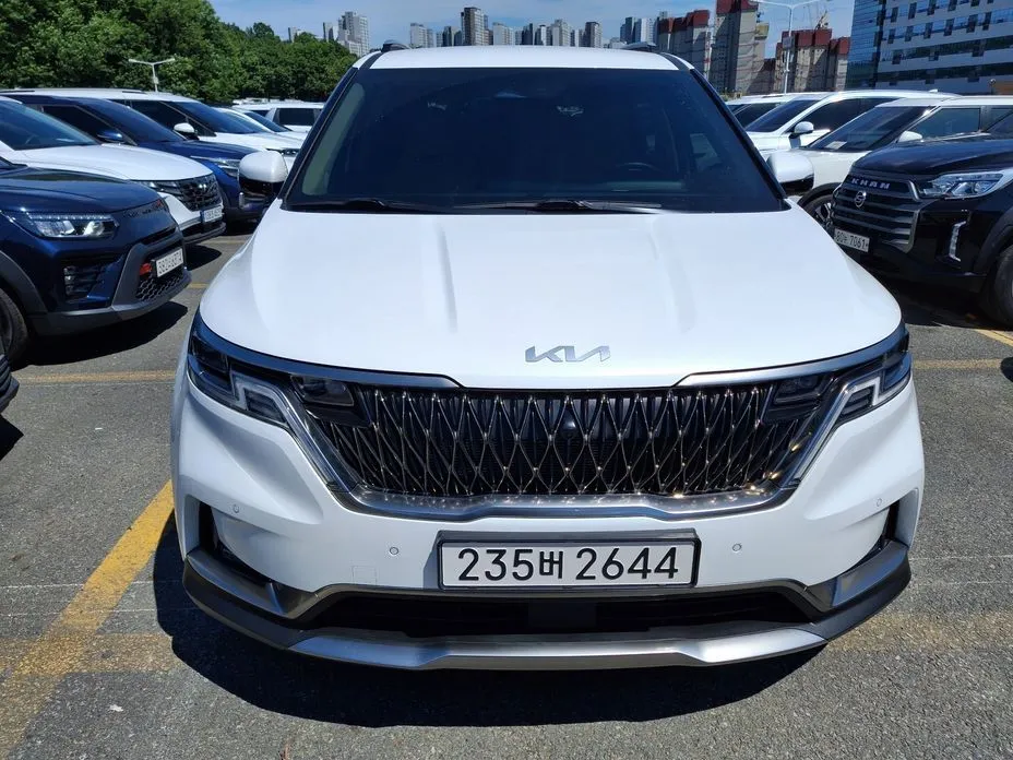 Kia Carnival — фото 1