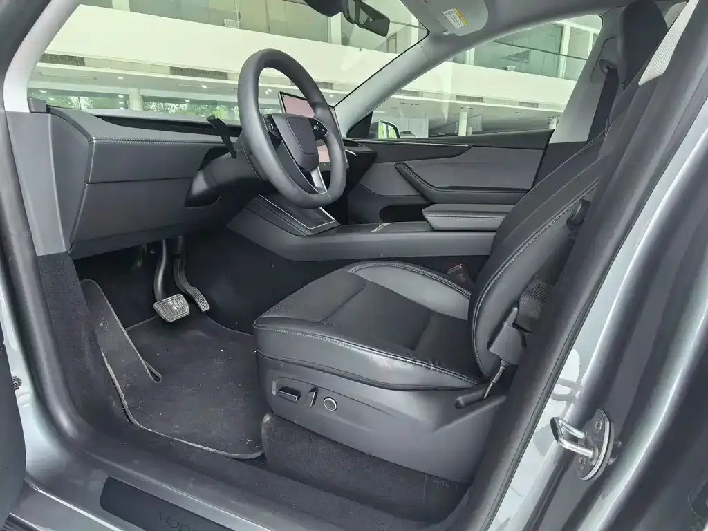 Tesla Model Y — фото 5