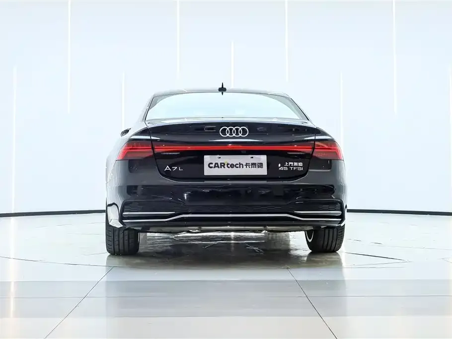 Audi A7L — фото 5