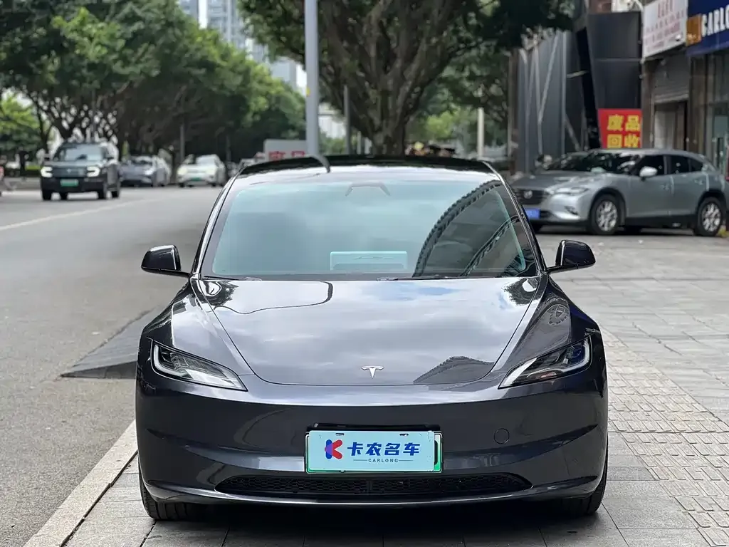 Tesla Model 3 — фото 9