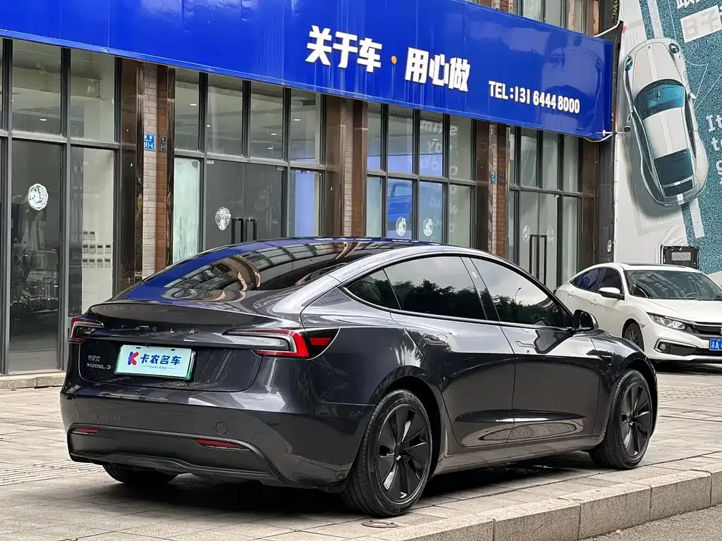 Tesla Model 3 — фото 7