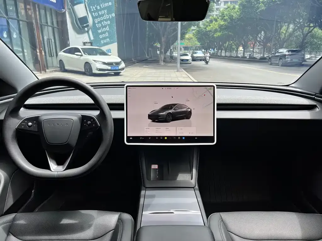 Tesla Model 3 — фото 6