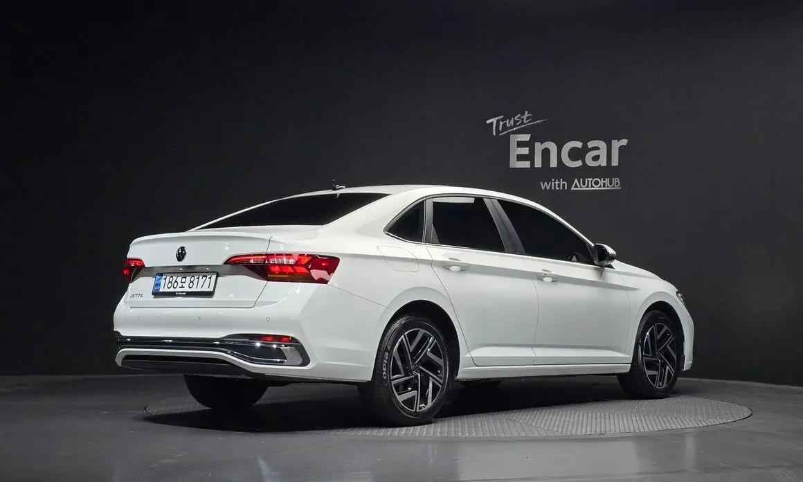 Volkswagen Jetta — фото 5