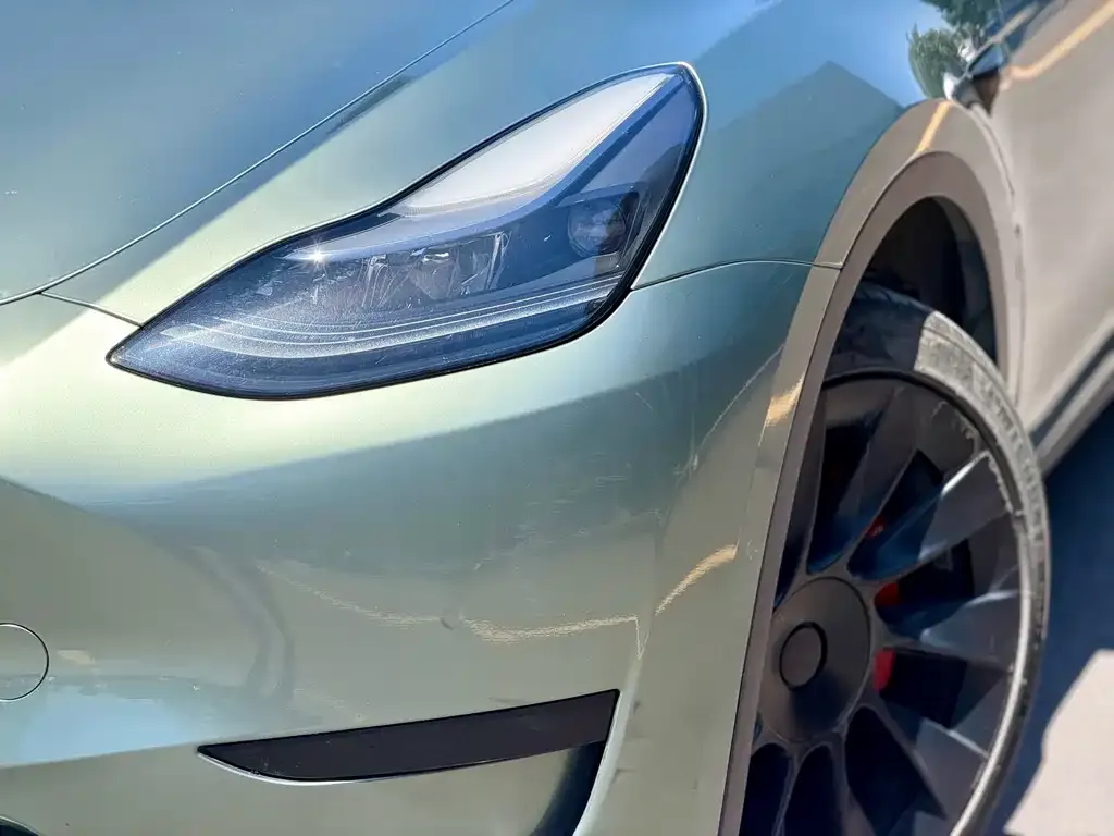 Tesla Model Y — фото 6