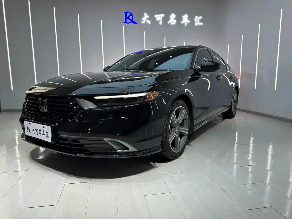 Honda Accord — фото 1