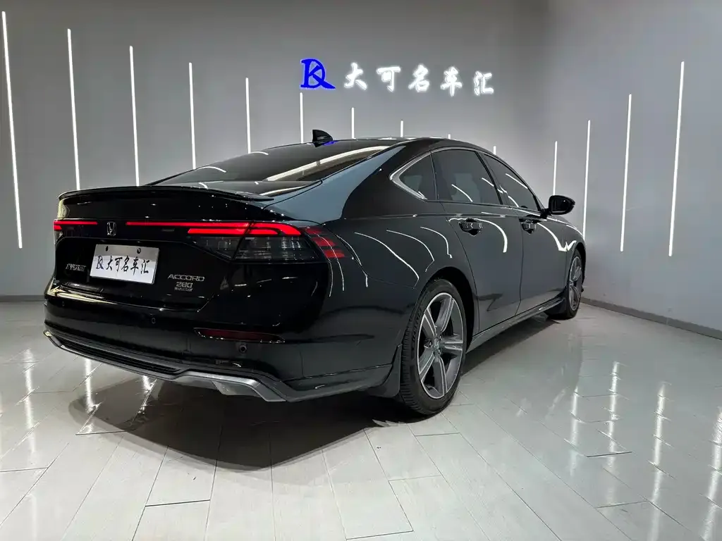 Honda Accord — фото 10