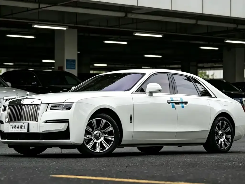 Rolls-Royce Ghost — фото 1