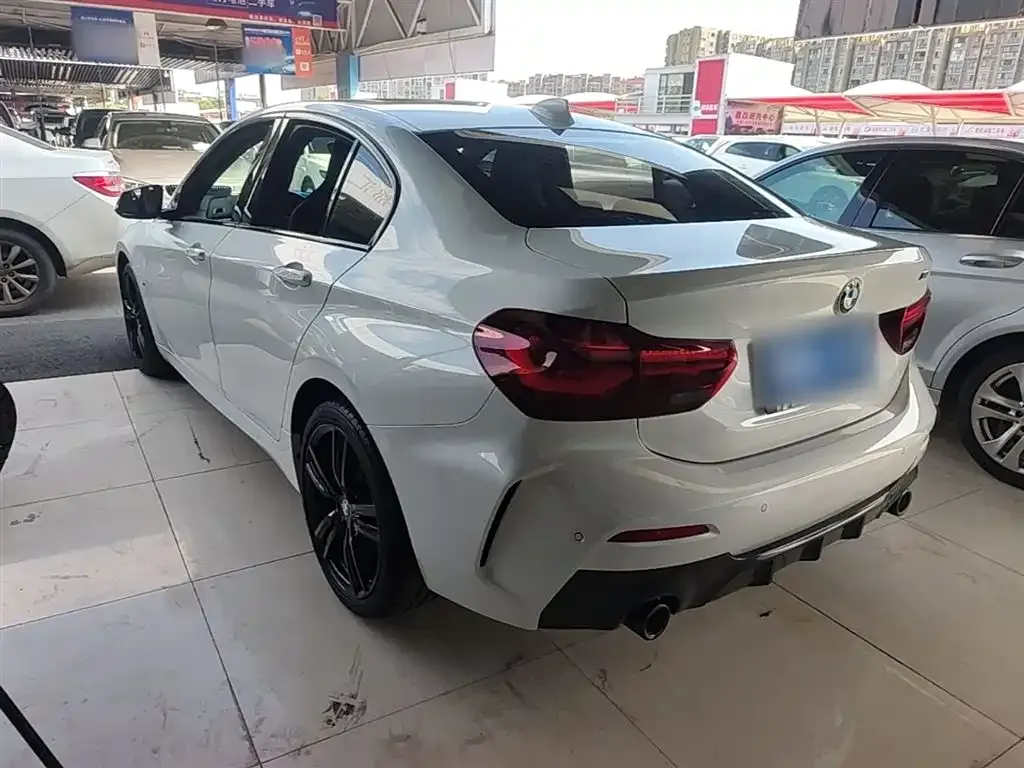 BMW 1 Series 2023 из CN, фото 8