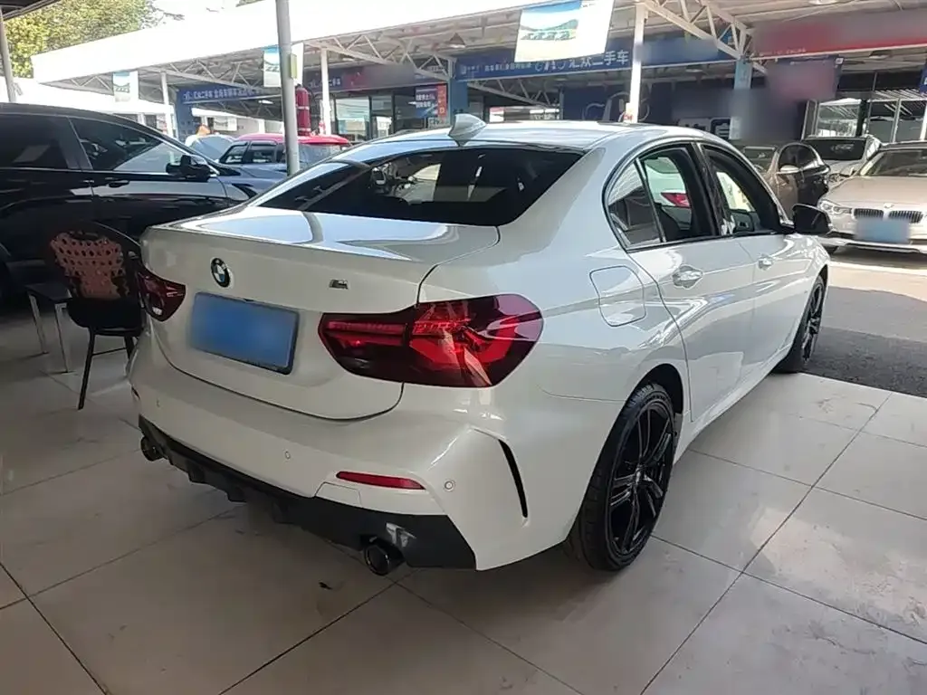 BMW 1 Series 2023 из CN, фото 2