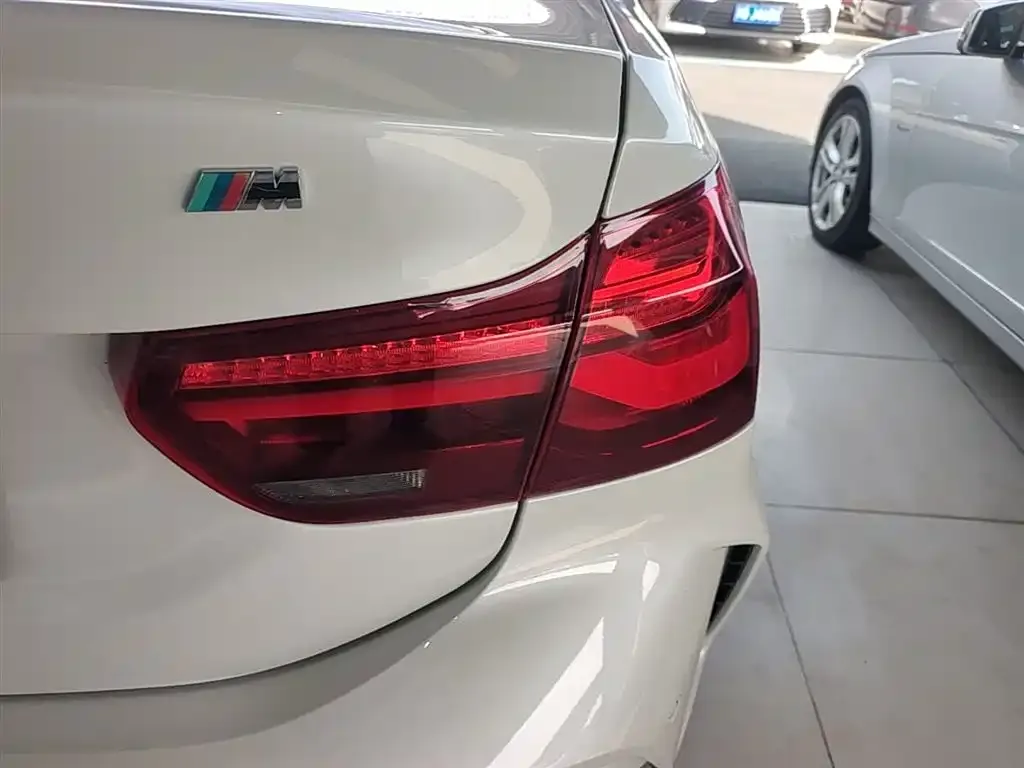 BMW 1 Series 2023 из CN, фото 6