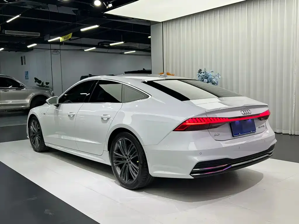 Audi A7 — фото 10