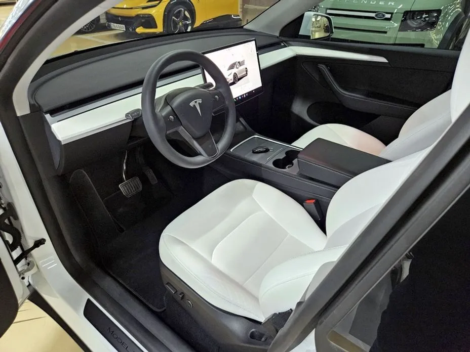 Tesla Model Y — фото 8