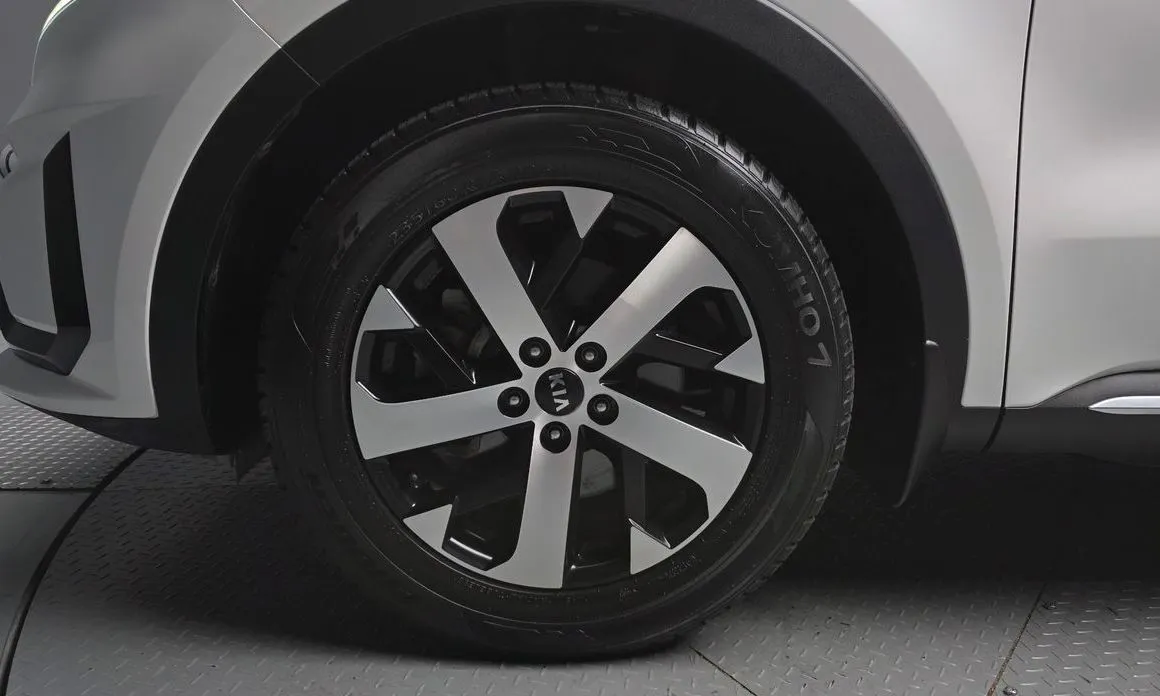 Kia Sorento — фото 6
