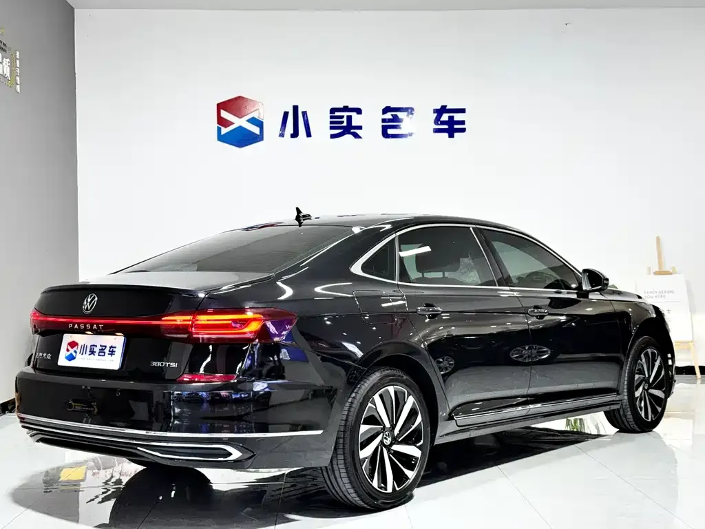 Volkswagen Passat — фото 10