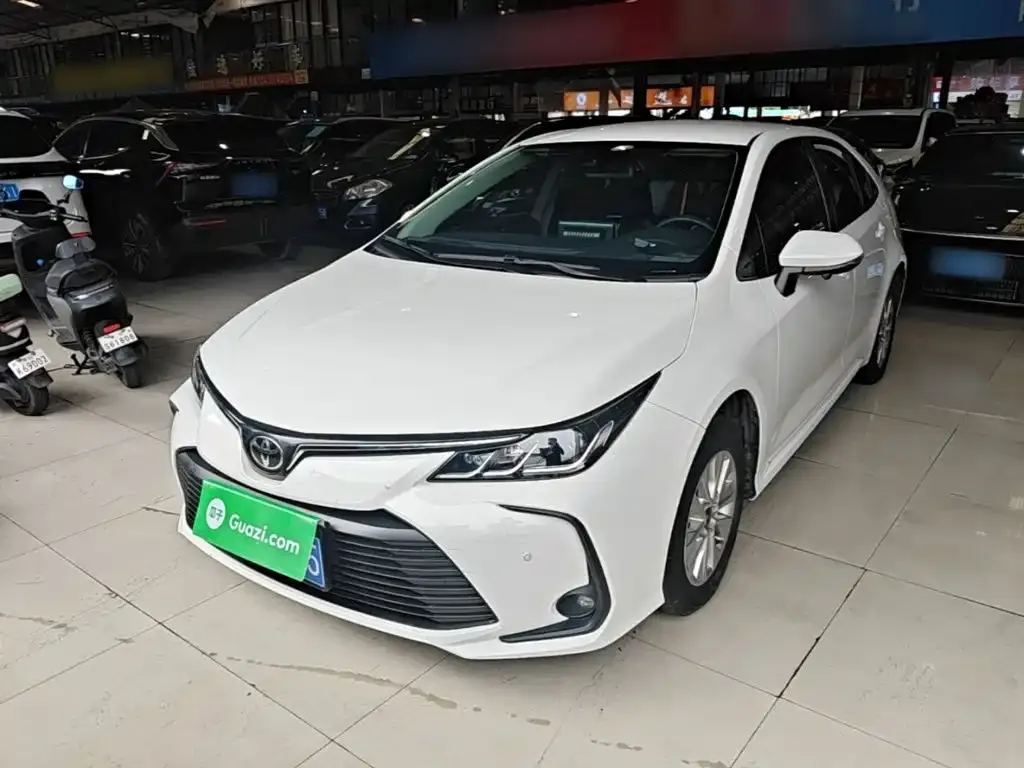 Toyota Corolla — фото 1
