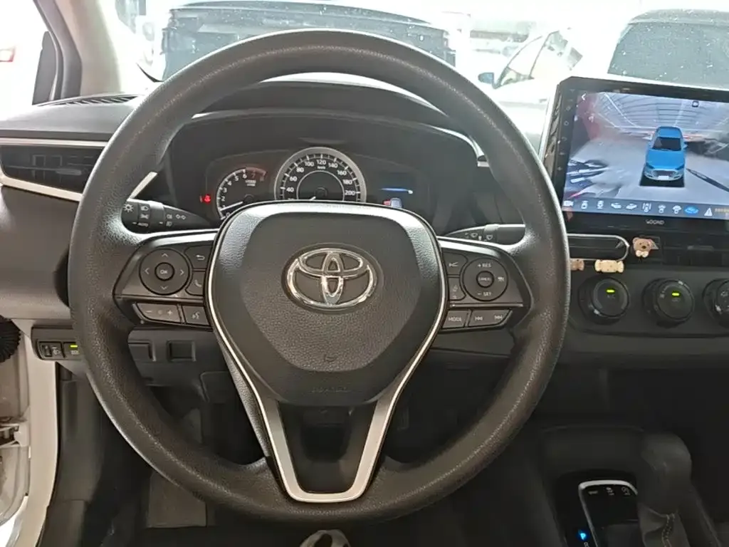 Toyota Corolla — фото 9