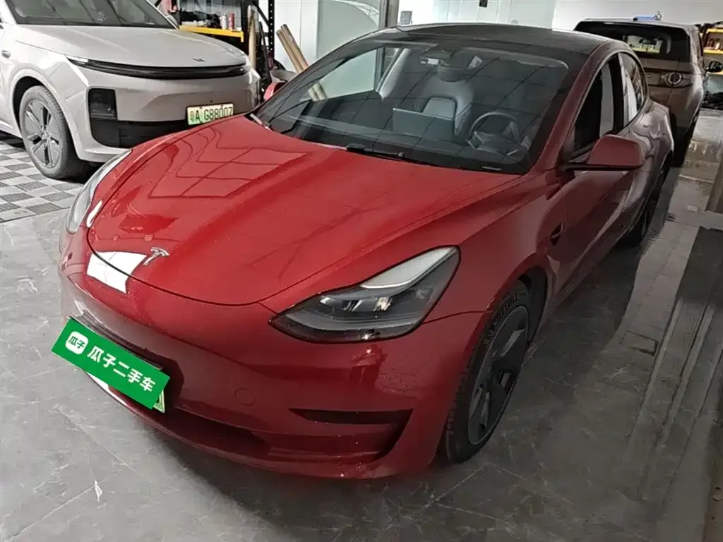 Tesla Model 3 — фото 6