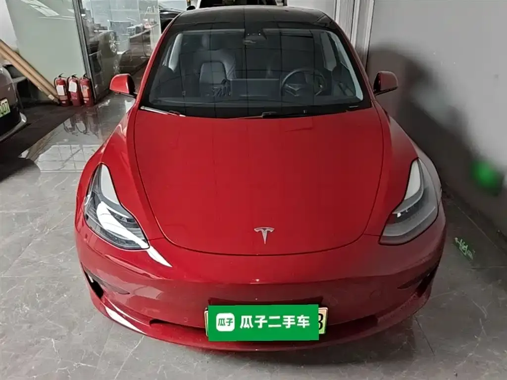 Tesla Model 3 — фото 4