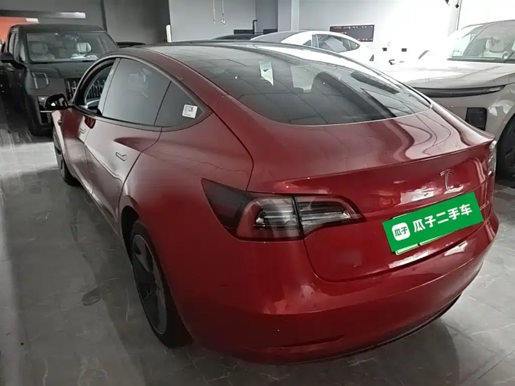 Tesla Model 3 — фото 8