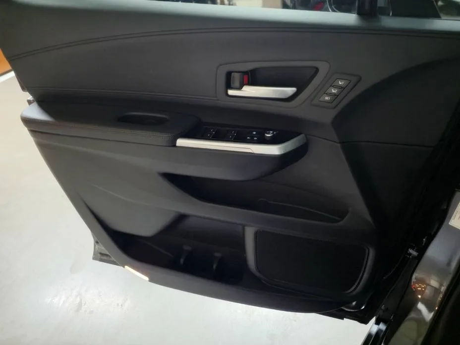 Toyota Sienna — фото 10