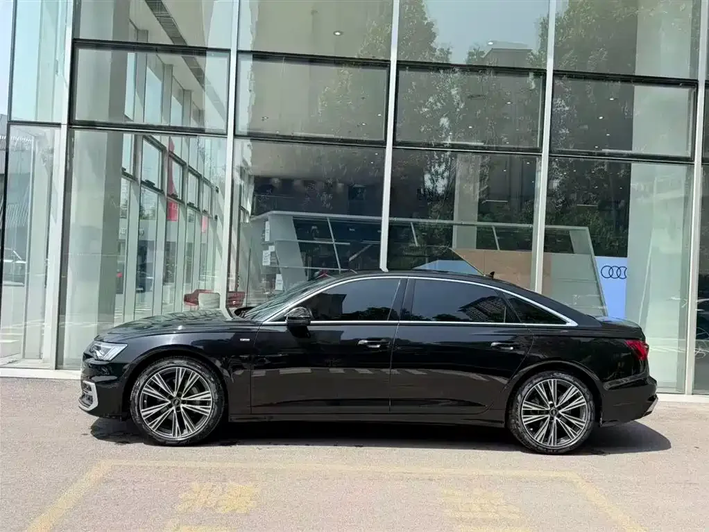Audi A6L — фото 9