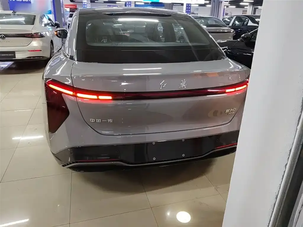 Hongqi EH7 — фото 8
