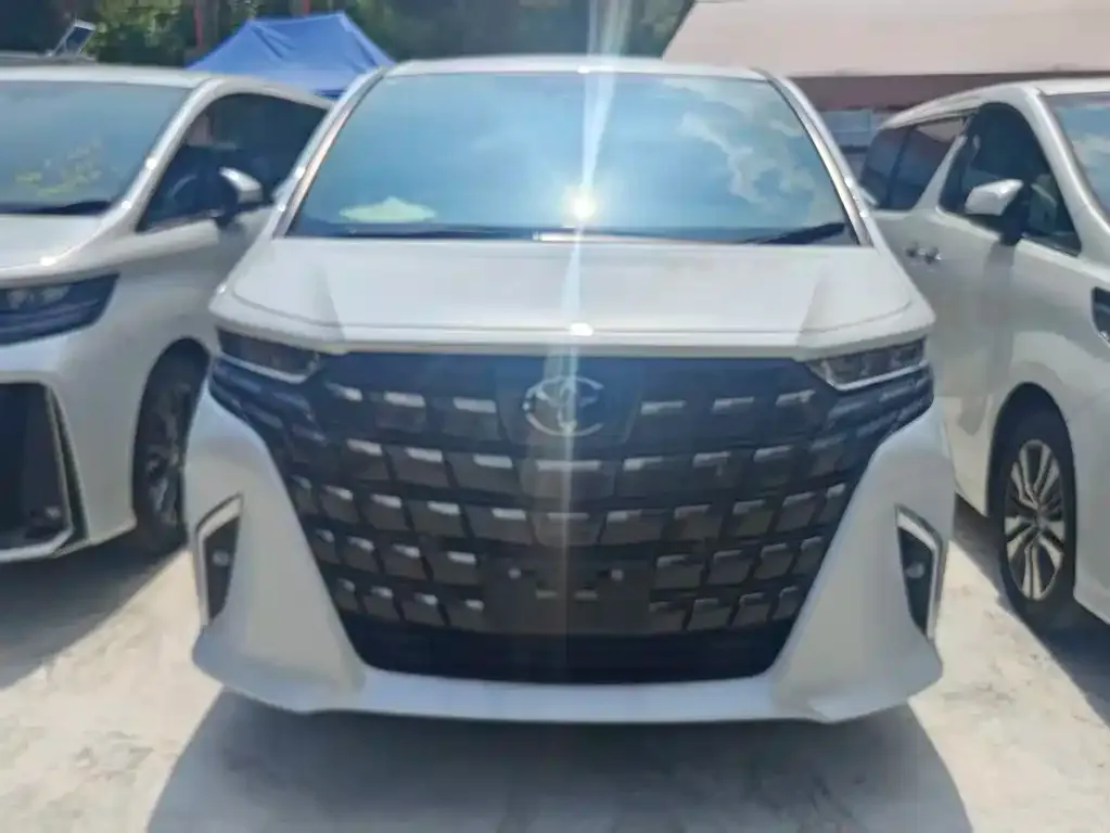 Toyota Alphard — фото 4
