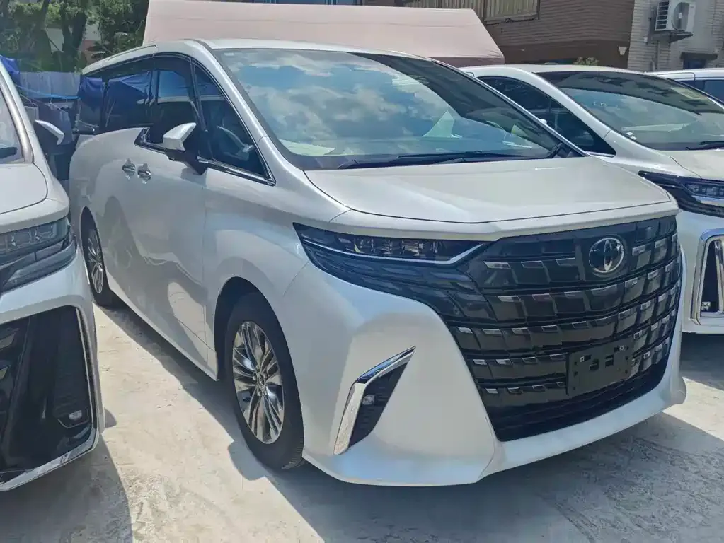 Toyota Alphard — фото 8