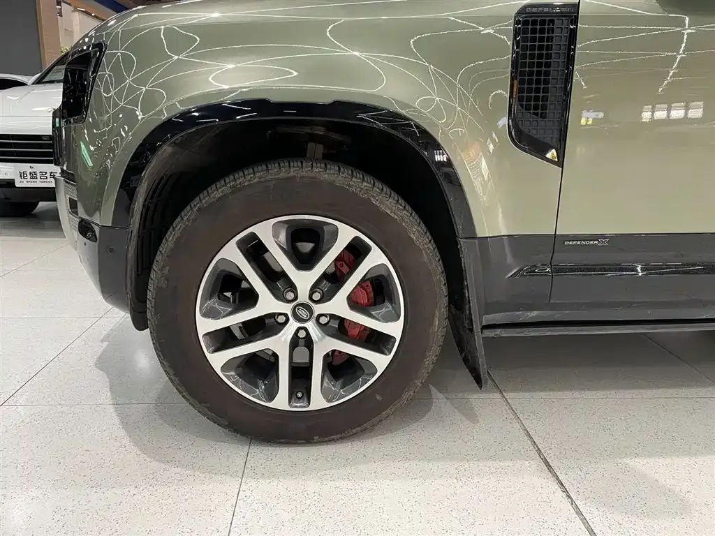 Land Rover Defender — фото 2
