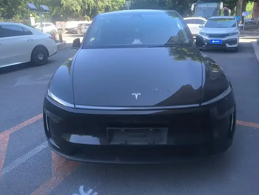 Tesla Model Y — фото 9