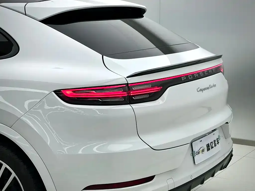Porsche Cayenne — фото 7