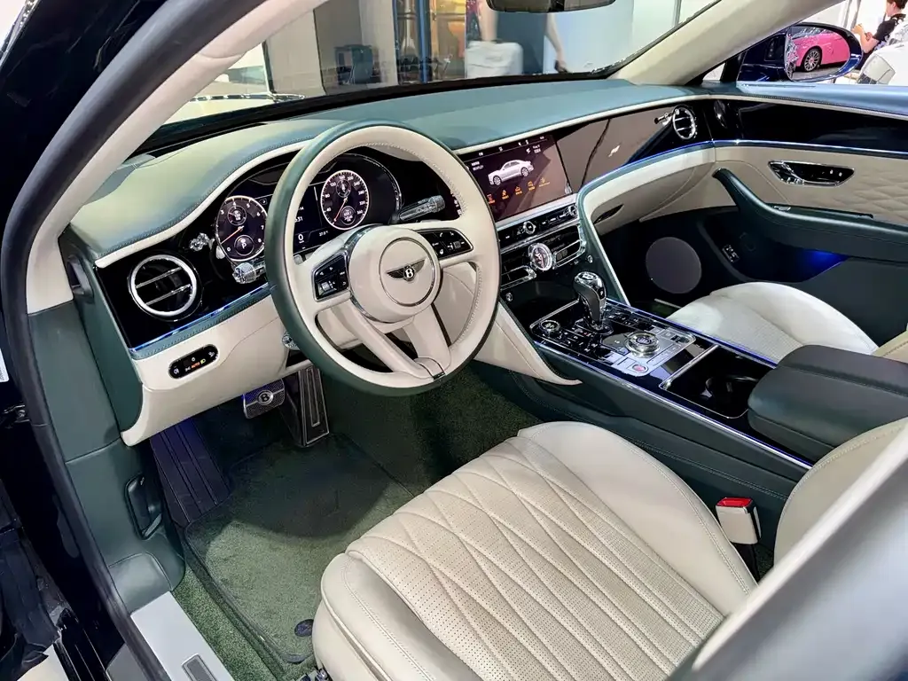Bentley Flying Spur — фото 7