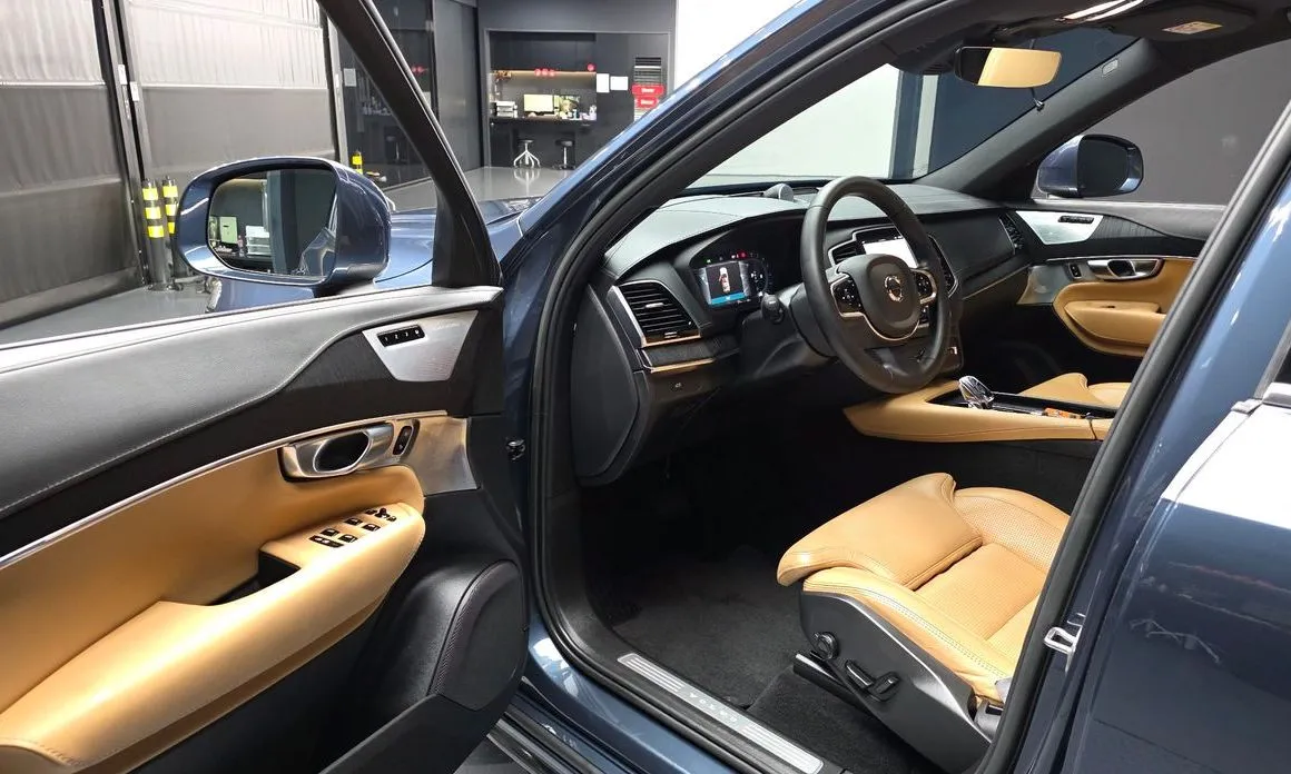 Volvo XC90 2023 из KR, фото 4